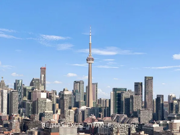 5 Lakeview Ave #612, Toronto, ON M6J 3B2