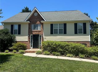 660 Hunters Knoll Rd, Winston Salem, NC 27106