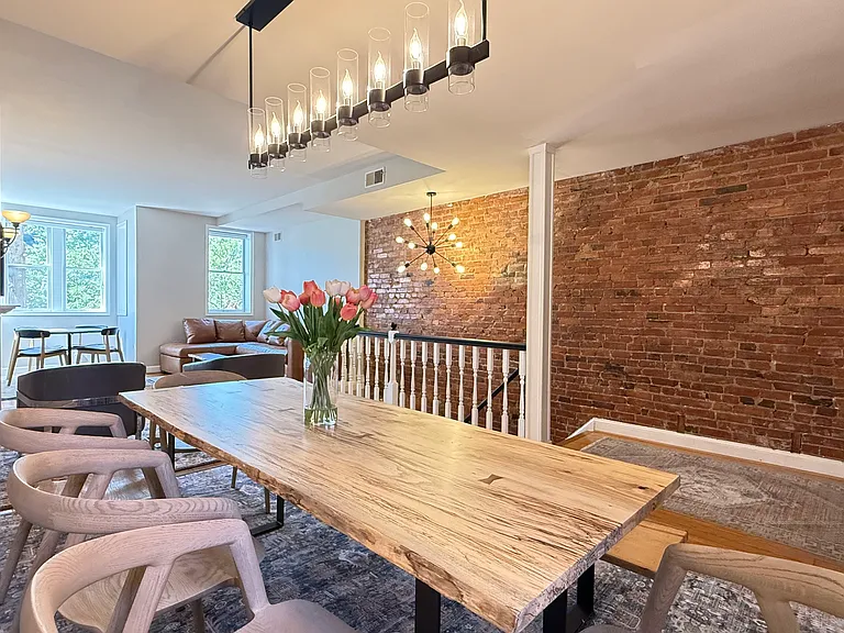 1118 F St NE #3 — Photo 4