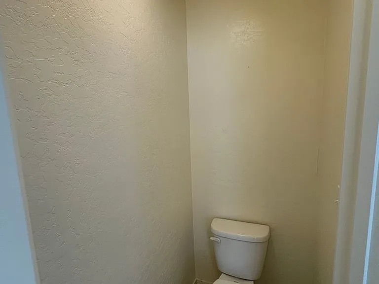 2132 E Sweet Ave — Photo 24
