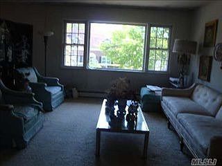 3rd image of 142 Willis Ct