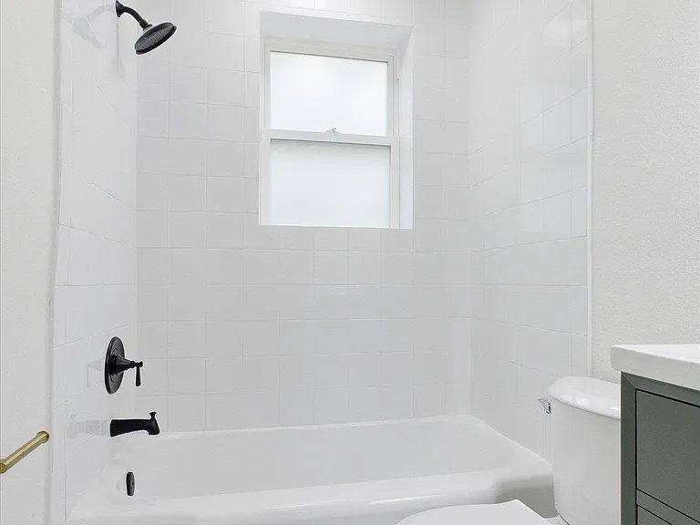 421 E Jennings St — Photo 29