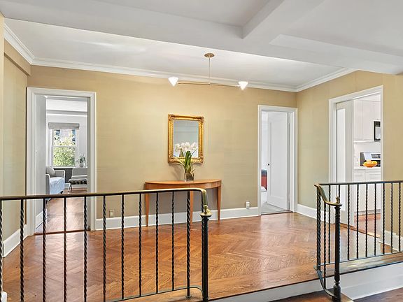 4th image of 336 W End Ave #3C
