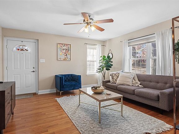 3rd image of 7457 Hillsdale Dr