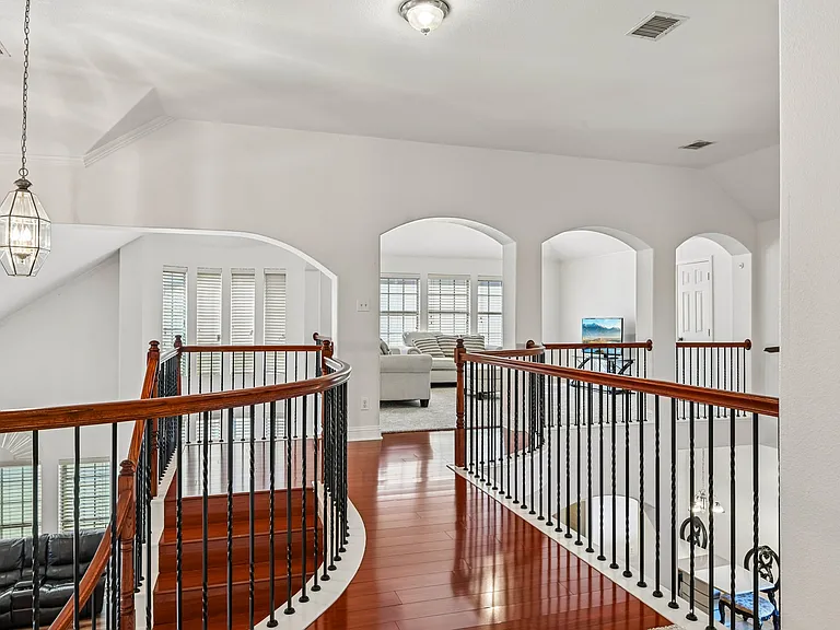 6006 Shadywood Ln — Photo 24