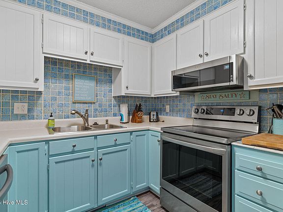 4th image of 1013 N Carolina Beach Avenue N Unit 1d