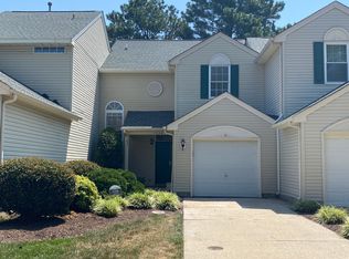 1336 Lake Dr, Newport News, VA 23602