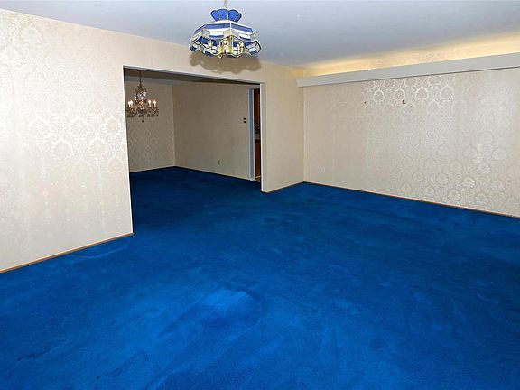 4th image of 12130 Mirror Lake Dr