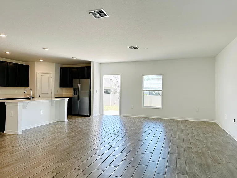924 Serchio St — Photo 5