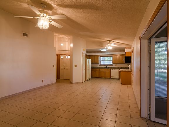 5th image of 8850 Magnolia Ct