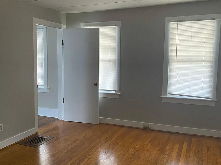 543 Richmond Ave #1 — Photo 11