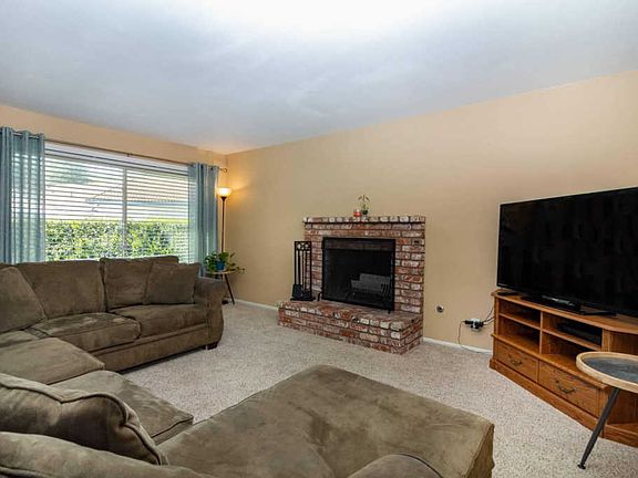 2nd image of 1024 Elderberry Ct