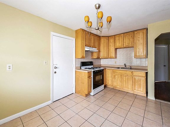 5th image of 19319 120th Ave