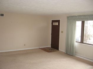 4909 Woodford Dr, Fort Wayne, IN 46835
