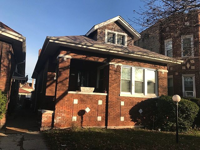 2nd image of 8333 S Paxton Ave