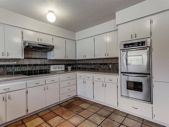 5th image of 5810 Arbor Valley Dr
