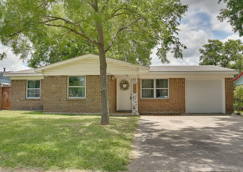 1st image of 4310 Longleaf Dr