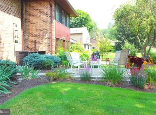 5860 Fairway Dr W, Fayetteville, PA 17222