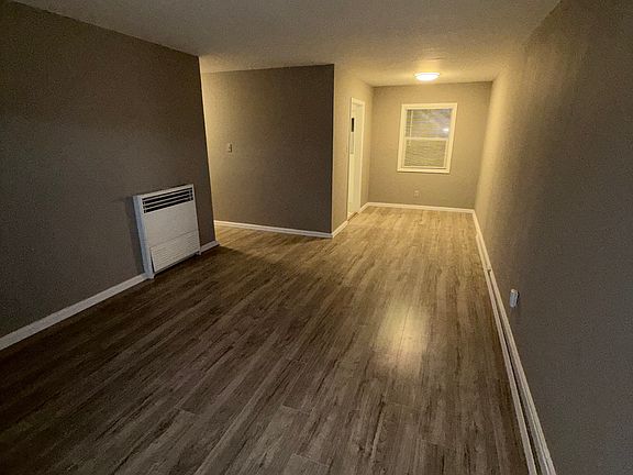 2nd image of 400 33rd St #400
