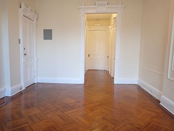 2nd image of 205 Jefferson Ave #2