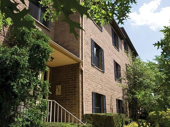 4th image of 7250-7272 Beacon Hill Dr #7262