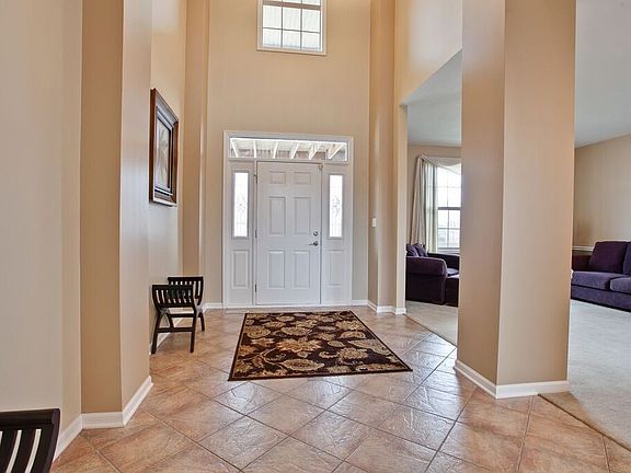 2nd image of 820 Sara Ct