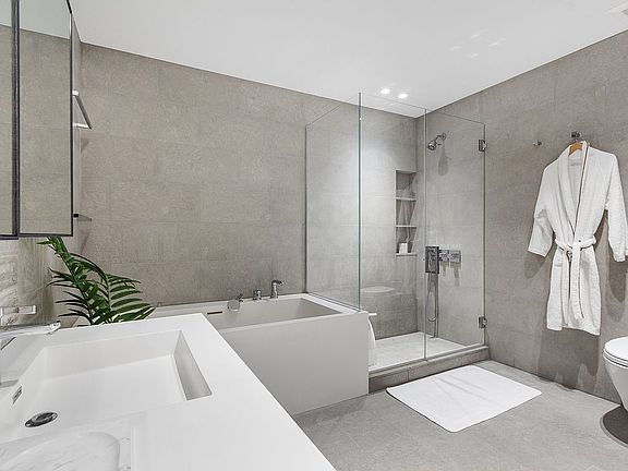 5th image of 90 Lexington Ave APT 1F