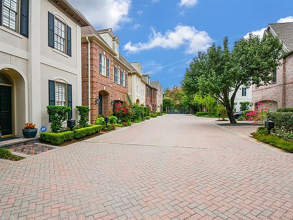 4th image of 203 Wynden Crescent Ct