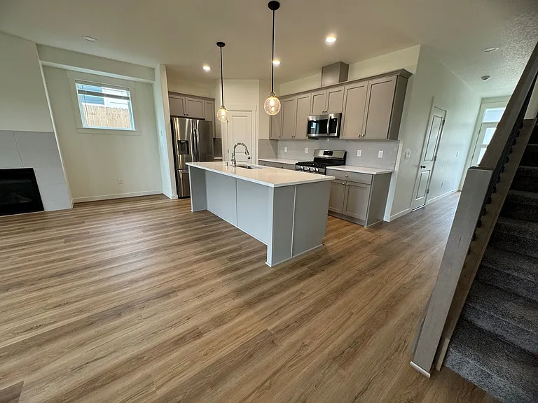 6926 N Madison Cir — Photo 2