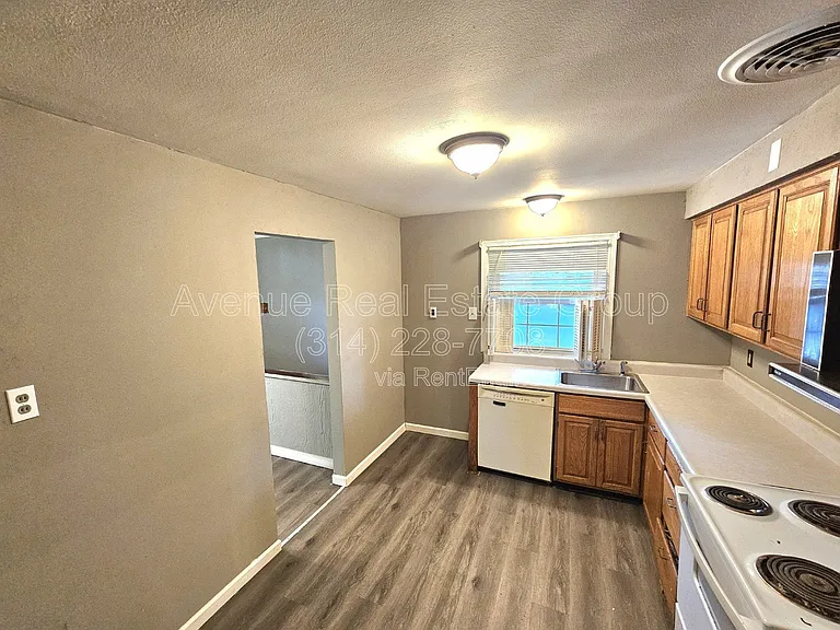 1130 Forest Home Dr — Photo 11