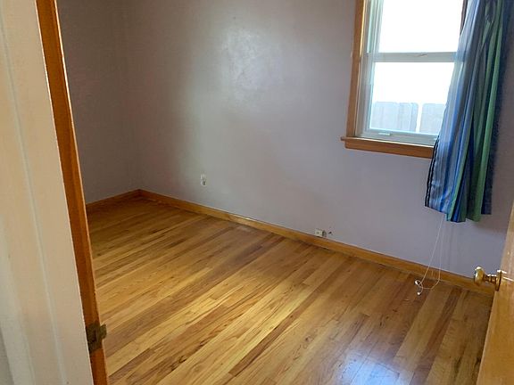 3rd image of 2446 11th Ave