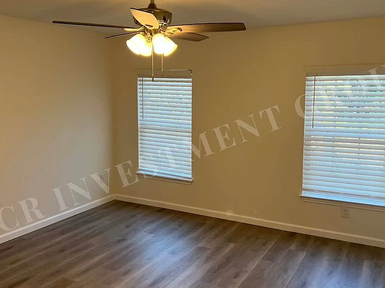 214 Williams Ln #D — Photo 17