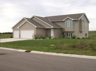 1814 Maple Ln, Glencoe, MN 55336
