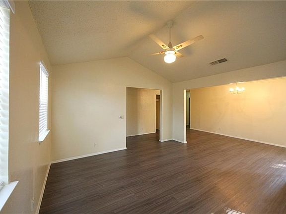 4th image of 1407 W Mesa Park Dr