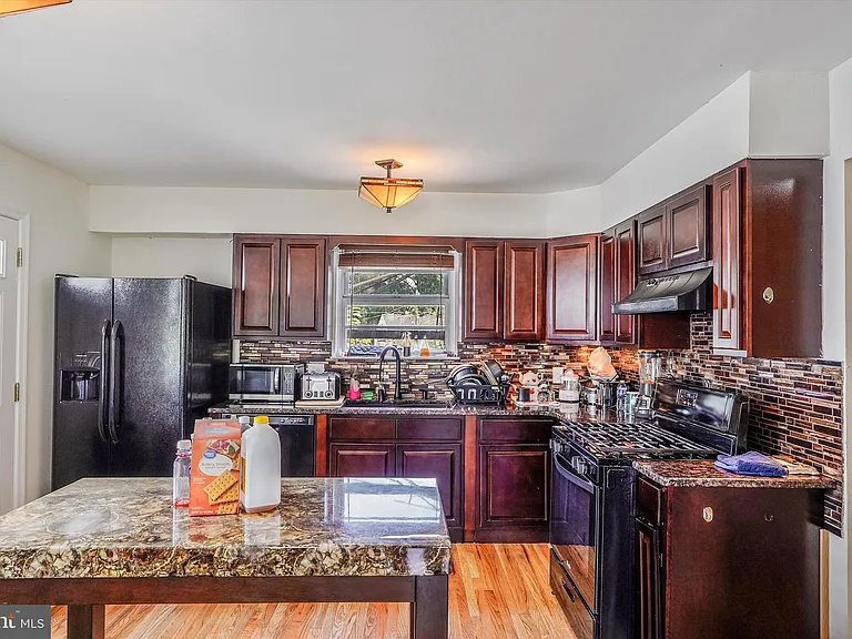 212 E Lafayette Ave — Photo 9