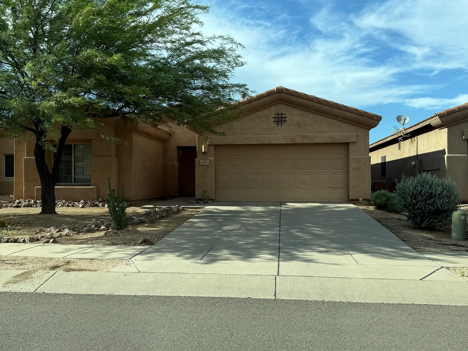 3 bed, 1563 sqft, $1,900 — Photo 1
