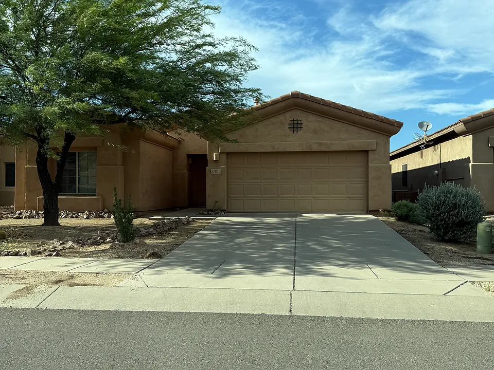 337 E Calle Trona