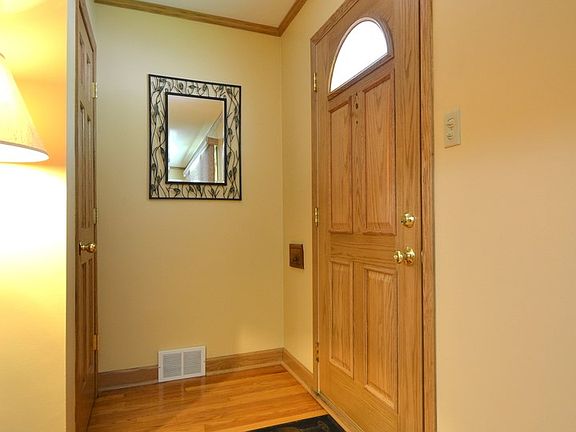 5th image of 9929 S Sawyer Ave