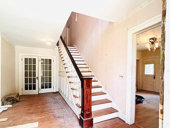 2nd image of 273 Ridgeview Rd