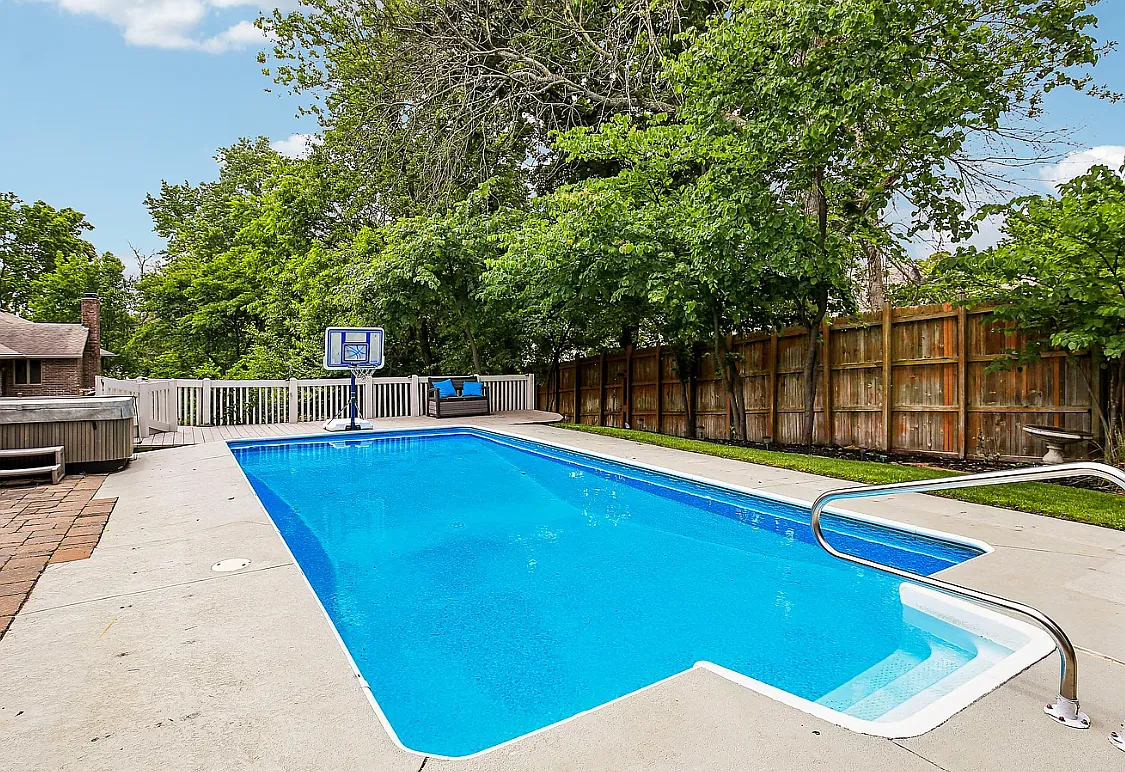 5 bed, 3435 sqft, $3,000 — Photo 2