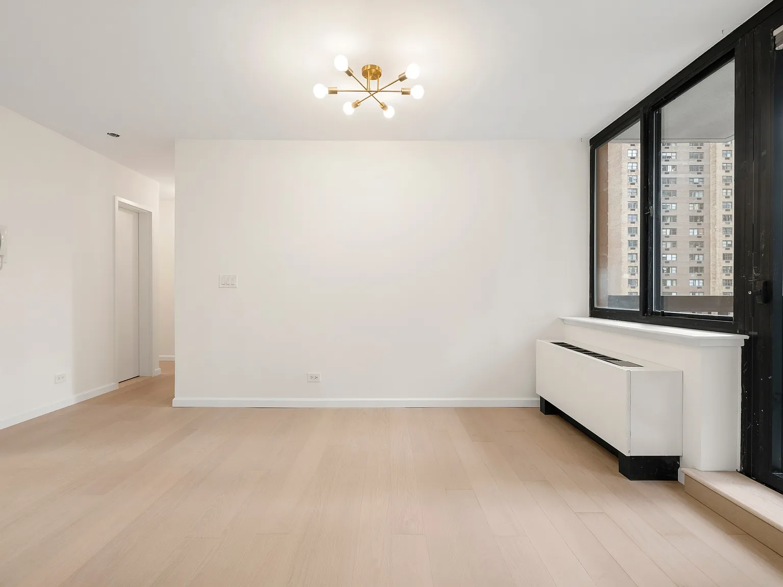 250 East 40th Street — Photo 4