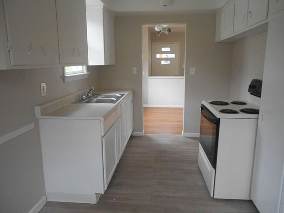 4th image of 26128 Benton Ave