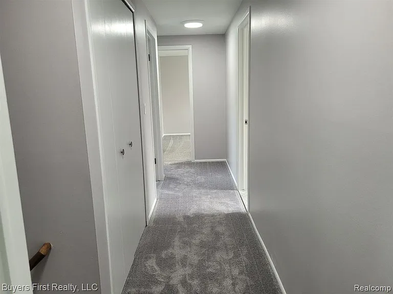 18425 Alta Vista Dr — Photo 17