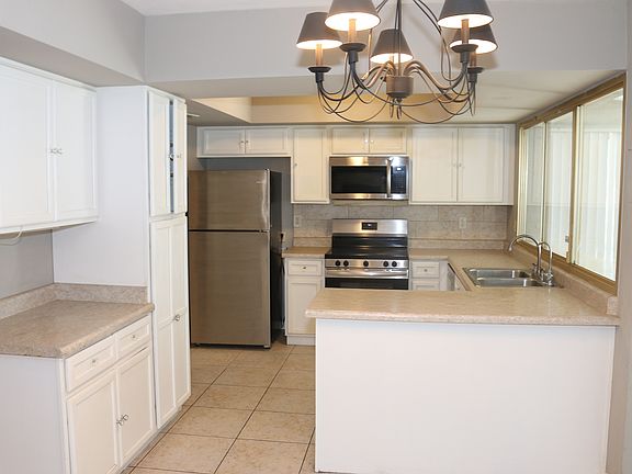 2nd image of 2506 E Balboa Dr