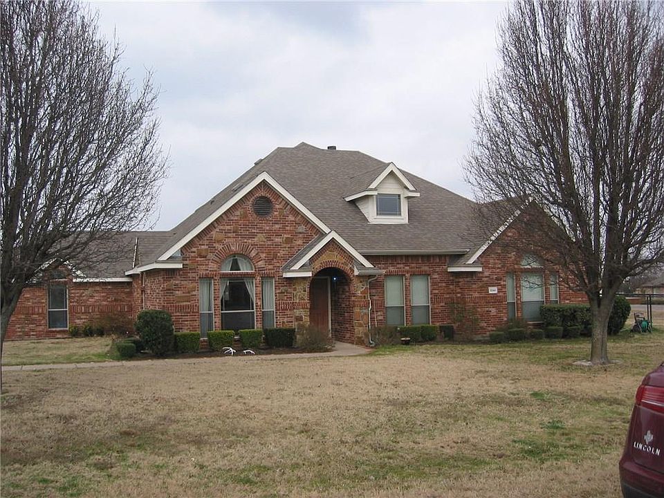1st image of 3066 Oakwood Dr