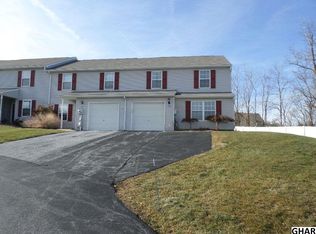1081 Wooded Pond Dr, Harrisburg, PA 17111