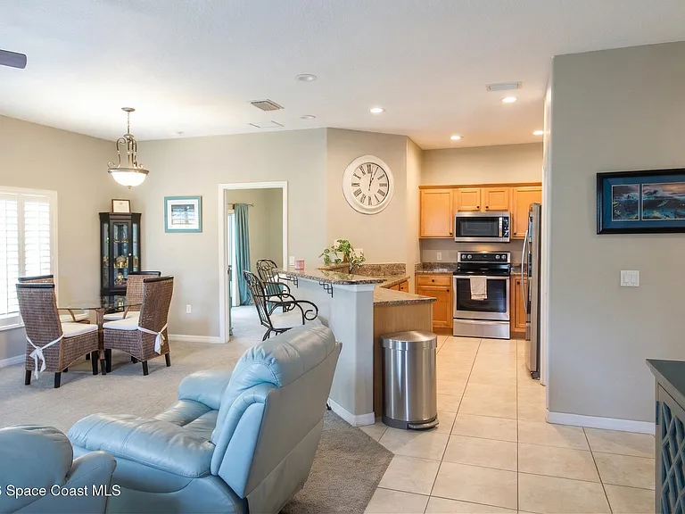 101 Majestic Bay Ave — Photo 16