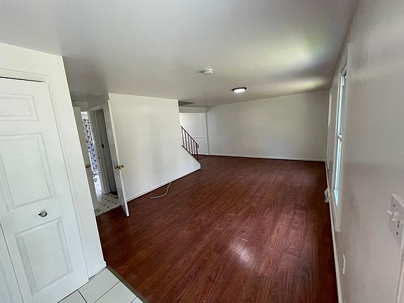 4th image of 165 Berehaven Dr #165