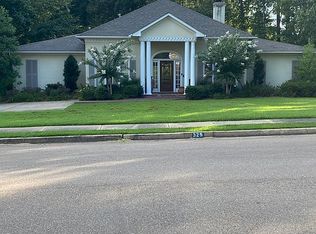 329 Woodlands Dr, Brandon, MS 39047