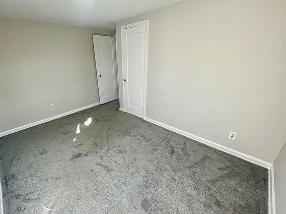5th image of 171 Roosevelt Ave APT 2